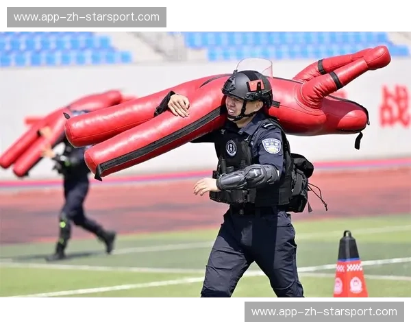 巅峰对决：当纯白神话碰撞蓝黑铁军，谁才是绿茵世界的终极主宰？